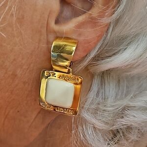 💕ST. JOHN💕 Square Shape Clip On Earrings ~ Gold with Ivory Enamel NWOT